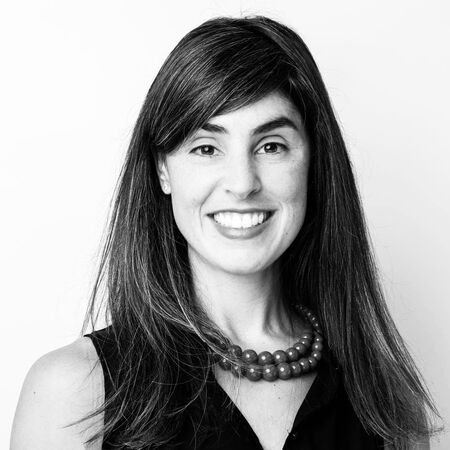 Erin Gordon Headshot FINAL.JPG